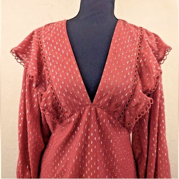 ASOS, Flirty, Fun & Fabulous Deep V-Neck Shift Dress,Gorgeous Sleeves,EUC,Size 6 - Picture 3 of 9